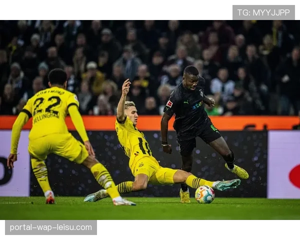 多特蒙德后卫施洛特贝克伤愈归队，或将强化球队三中卫低位体系